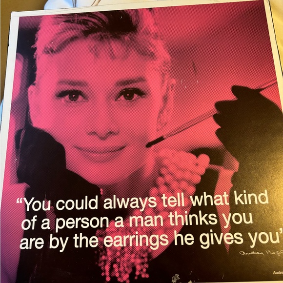 Audrey Hepburn - Picture 1 of 2